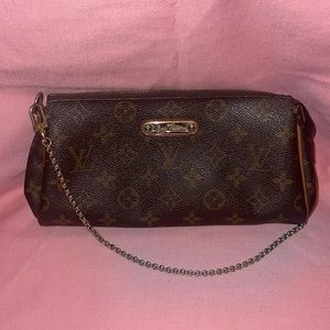 Authentic Louis Vuitton Eva clutch
